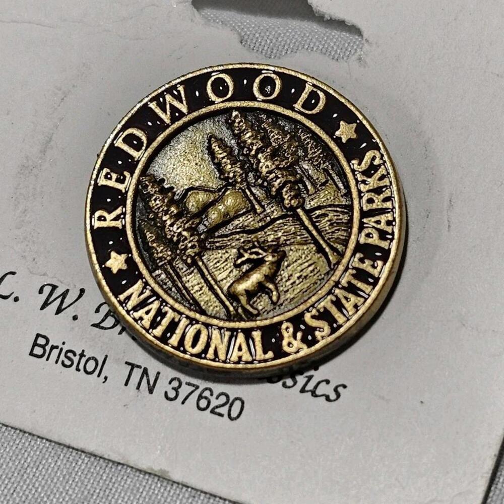 REDWOOD National & State Parks Gold Tone Travel Pin Signed L W Briston - Picture 3 of 5